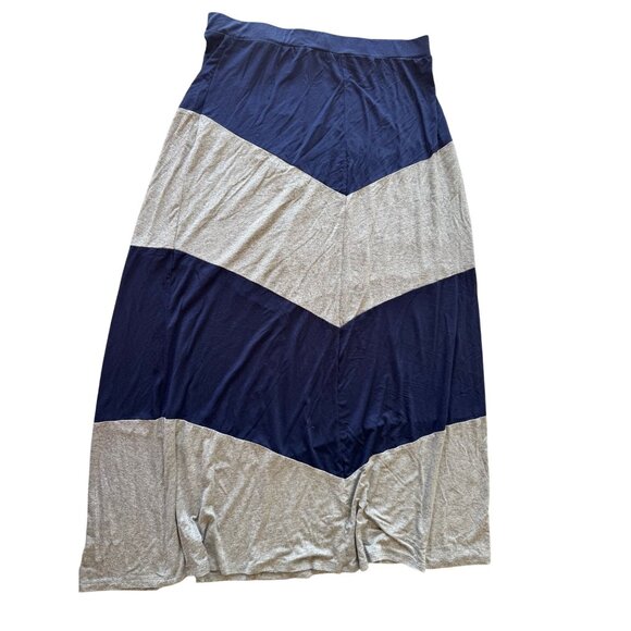 New York & Company Navy & Gray Chevron Maxi Skirt Medium Lightweight Stretch Fab - Picture 1 of 5